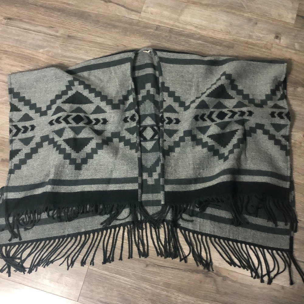 Hollister Shawl